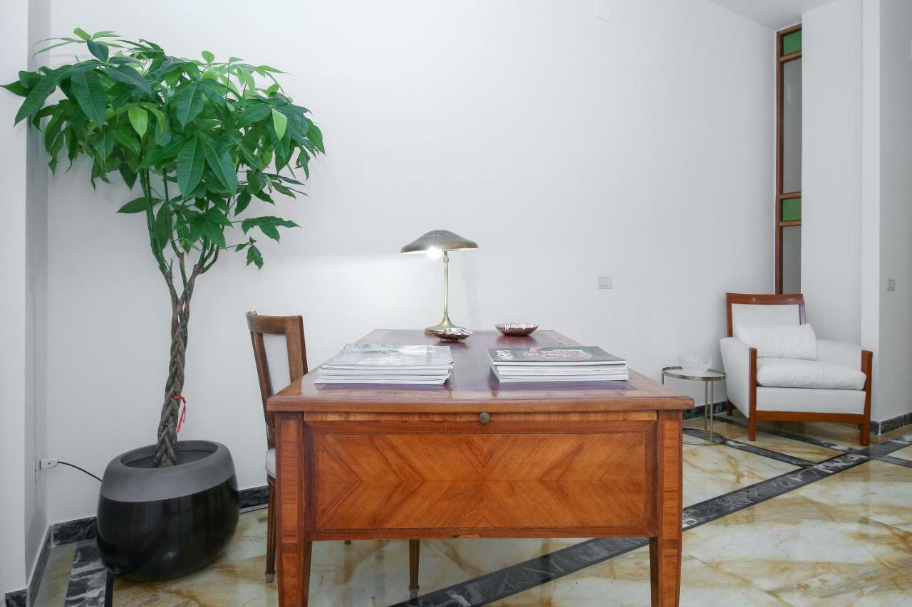 Starhost - Golden Suite Salernes Extérieur photo